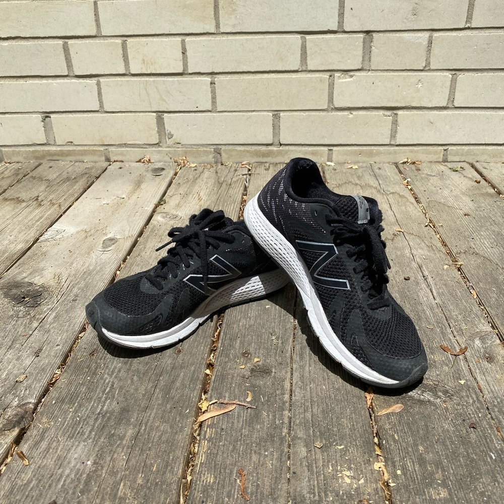 Women’s New Balance Vazee Urge sneakers